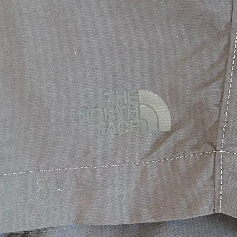 The North Face Mens Hiking Shorts Black Grey Size 36 Nylon Ripstop Cargo Utility